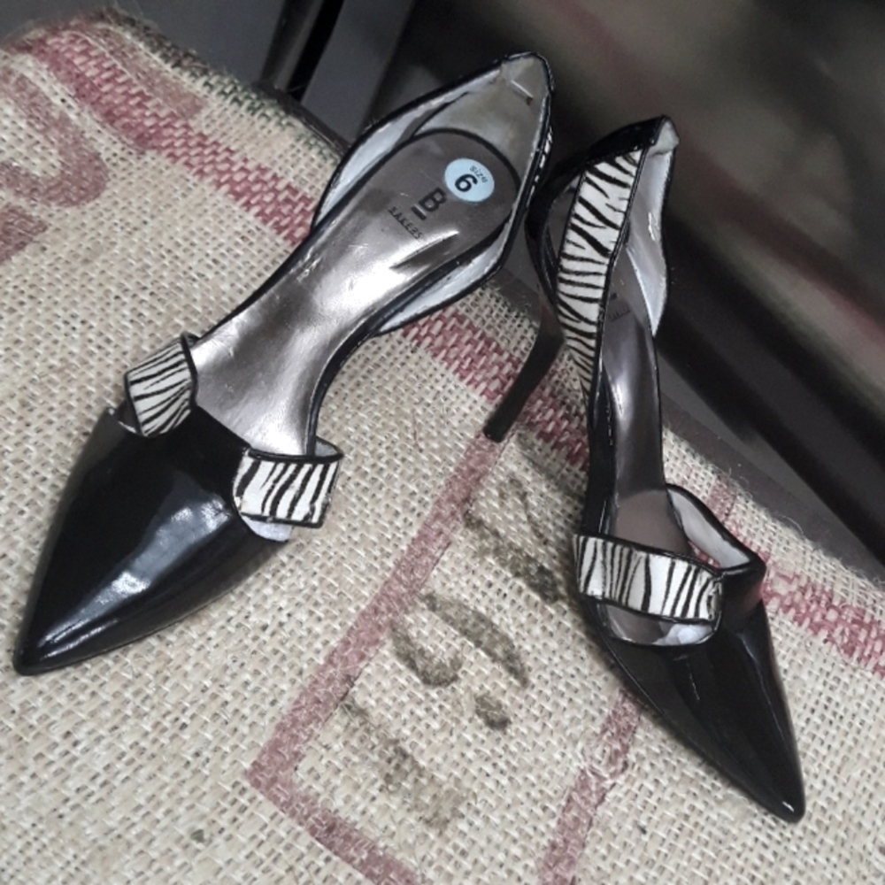 NWT Bakers Neena Zebra /Black Patient Heels